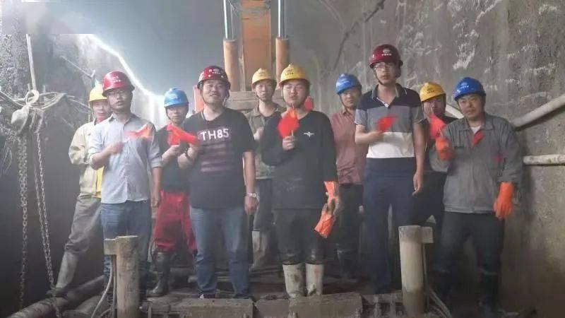 河南邓州市总工会开展职工免费观影活动